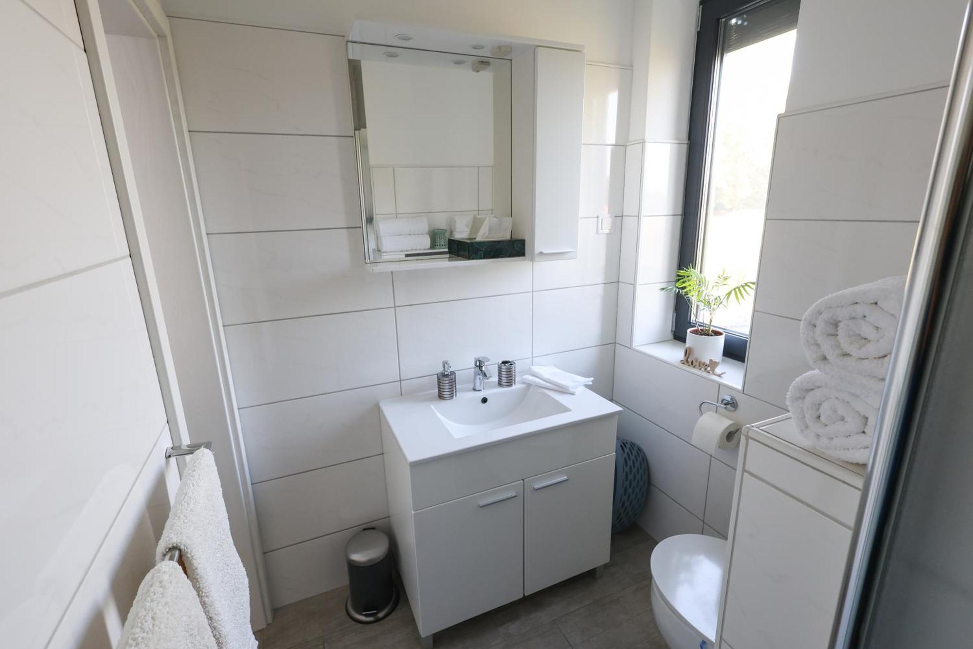 White Mountain Apartment Banovci